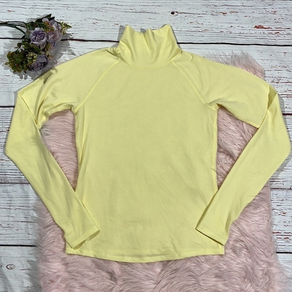 Outdoor Voices Light Yellow FastTrack Mesh Turtleneck Top - Picture 2 of 10
